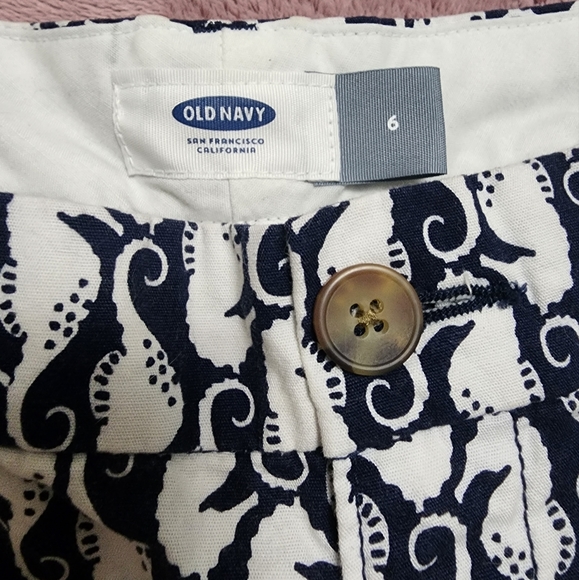 Old Navy Chino Shorts Size 6 - Picture 4 of 7
